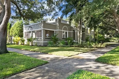 1204 14th Avenue N St Petersburg FL 33705