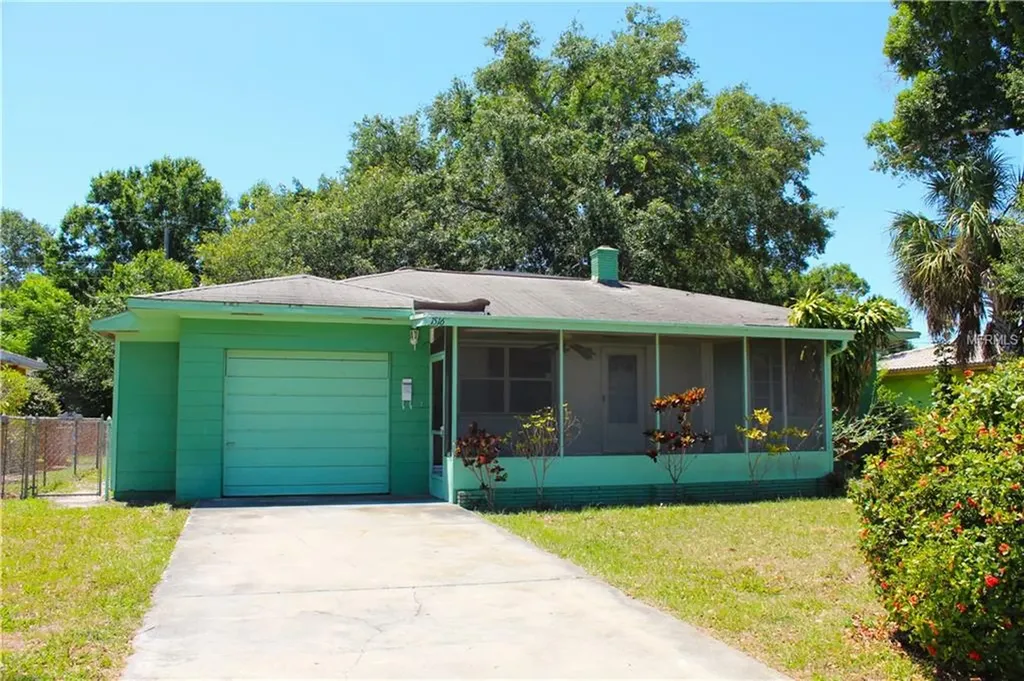 1516 25th Avenue S St Petersburg FL 33705