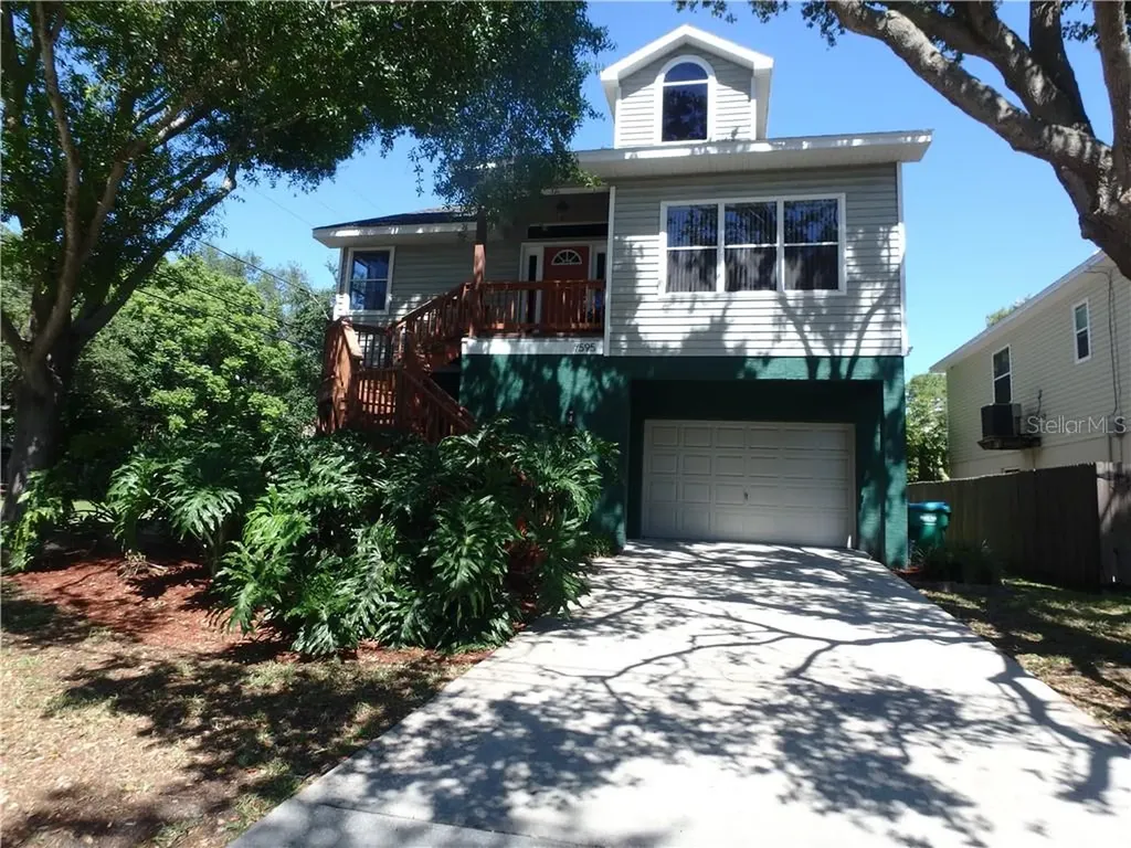 7595 141st Street Seminole FL 33776