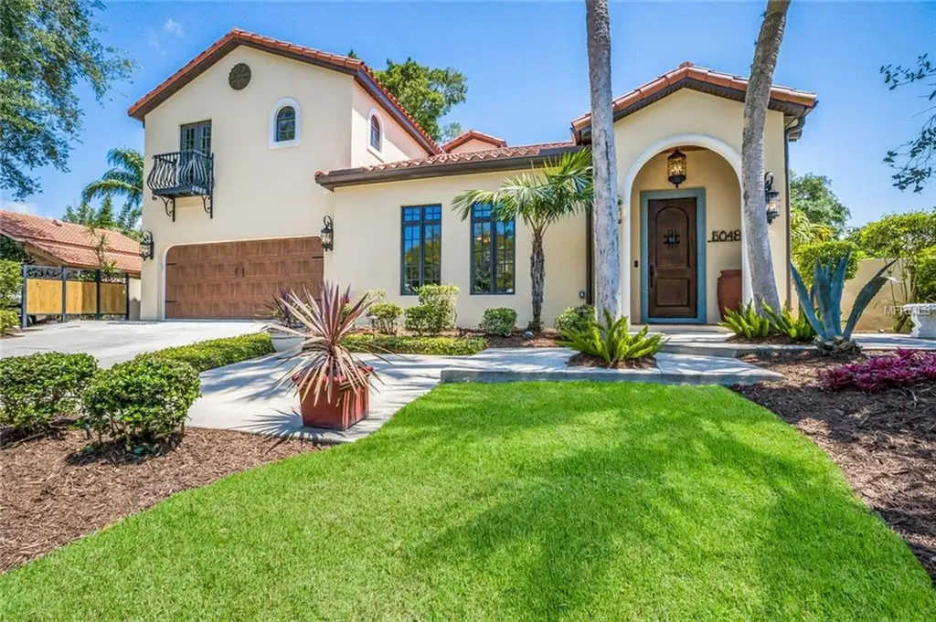 5048 Brywill Circle Sarasota FL 34234