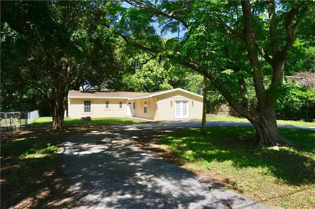 13931 13th Street Dade City FL 33525
