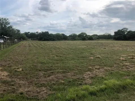 6201 Barton Road Plant City FL 33565