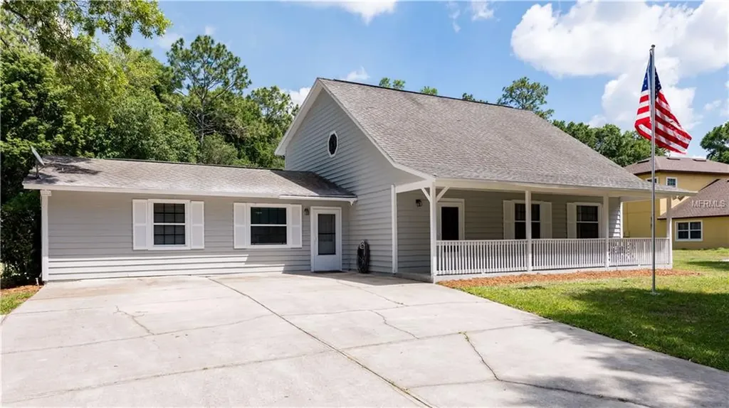 25924 Sackamaxon Drive Sorrento FL 32776
