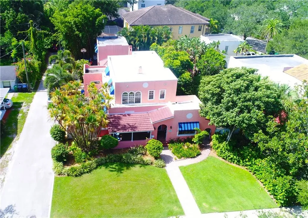 2402 W Bristol Avenue Tampa FL 33609