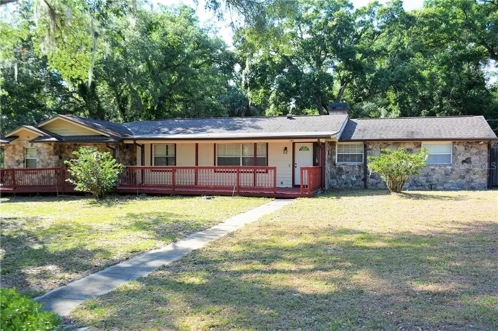 704 N Lake Pleasant Road Apopka FL 32712