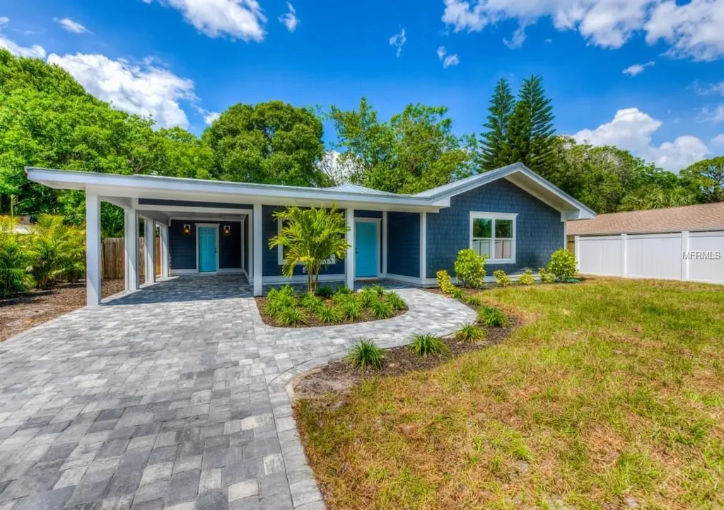 2557 Pelican Drive Sarasota FL 34237