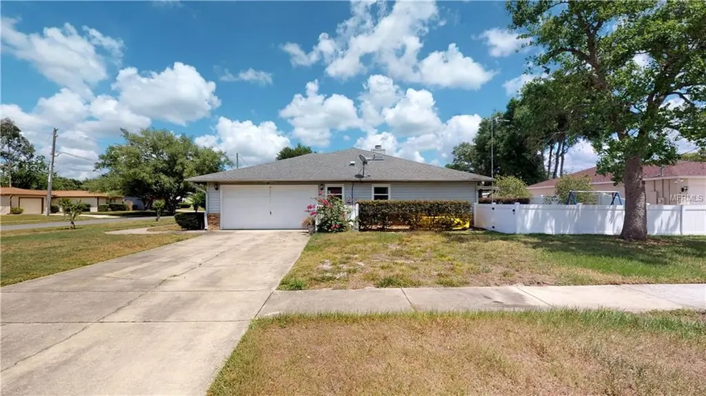 830 Village Lake Drive S Deland FL 32724