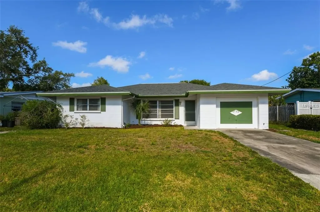 5708 Nutmeg Avenue Sarasota FL 34231