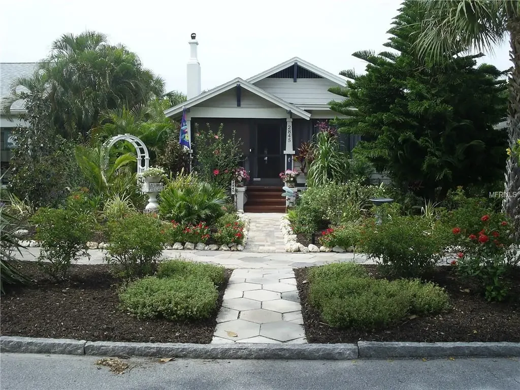 2845 Dartmouth Avenue N St Petersburg FL 33713