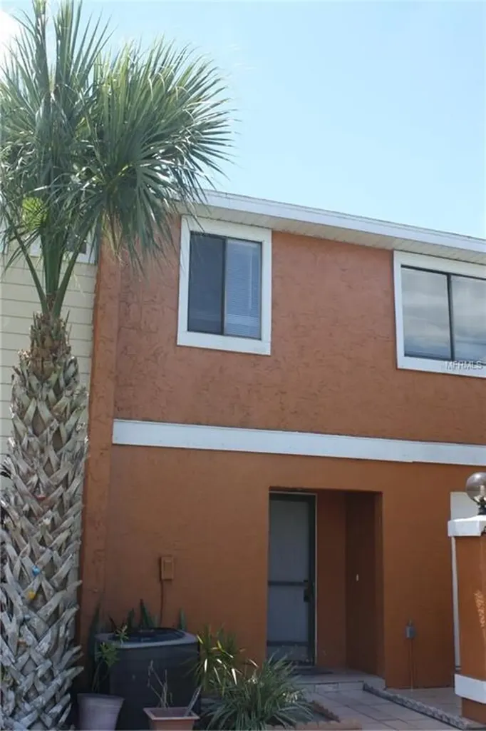 46 Silver Oak Circle Kissimmee FL 34743