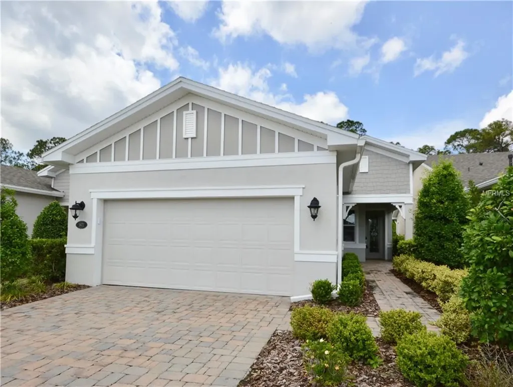 1672 Victoria Gardens Drive Deland FL 32724