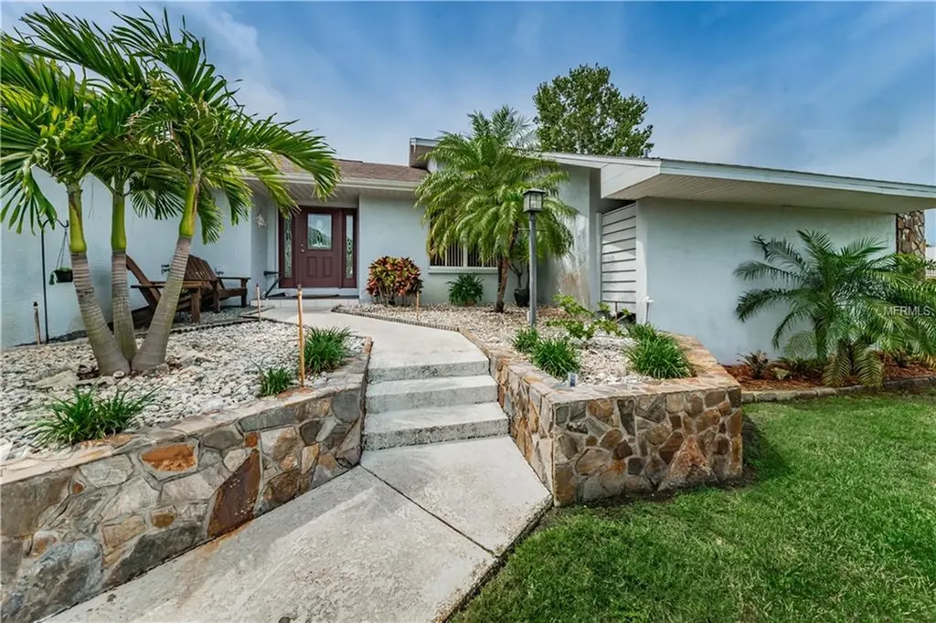 2210 Bayou Drive Holiday FL 34691