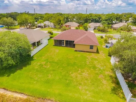 5777 Stone Pointe Drive Sarasota FL 34233