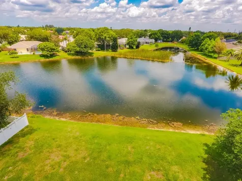 5777 Stone Pointe Drive Sarasota FL 34233