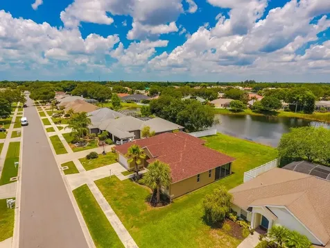 5777 Stone Pointe Drive Sarasota FL 34233