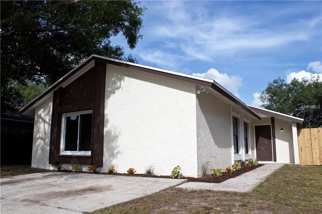 10303 Parkcrest Drive Tampa FL 33624