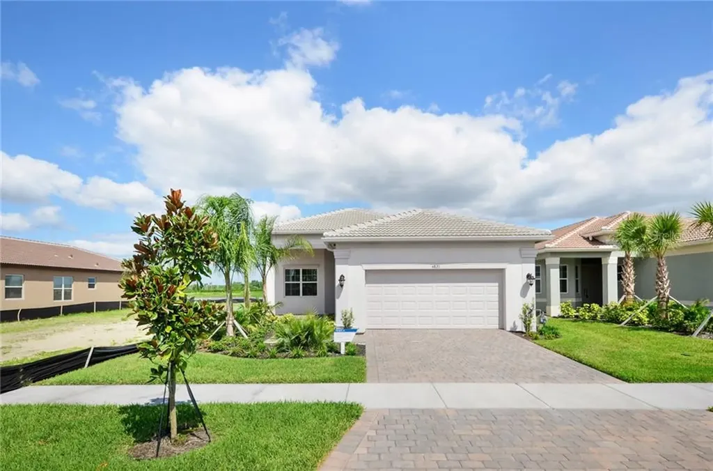 4821 Sevilla Shores Drive Wimauma FL 33598