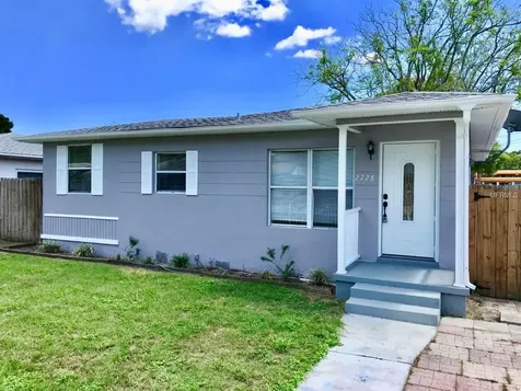 2728 39th Avenue N St Petersburg FL 33714