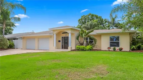 1162 36th Avenue NE St Petersburg FL 33704