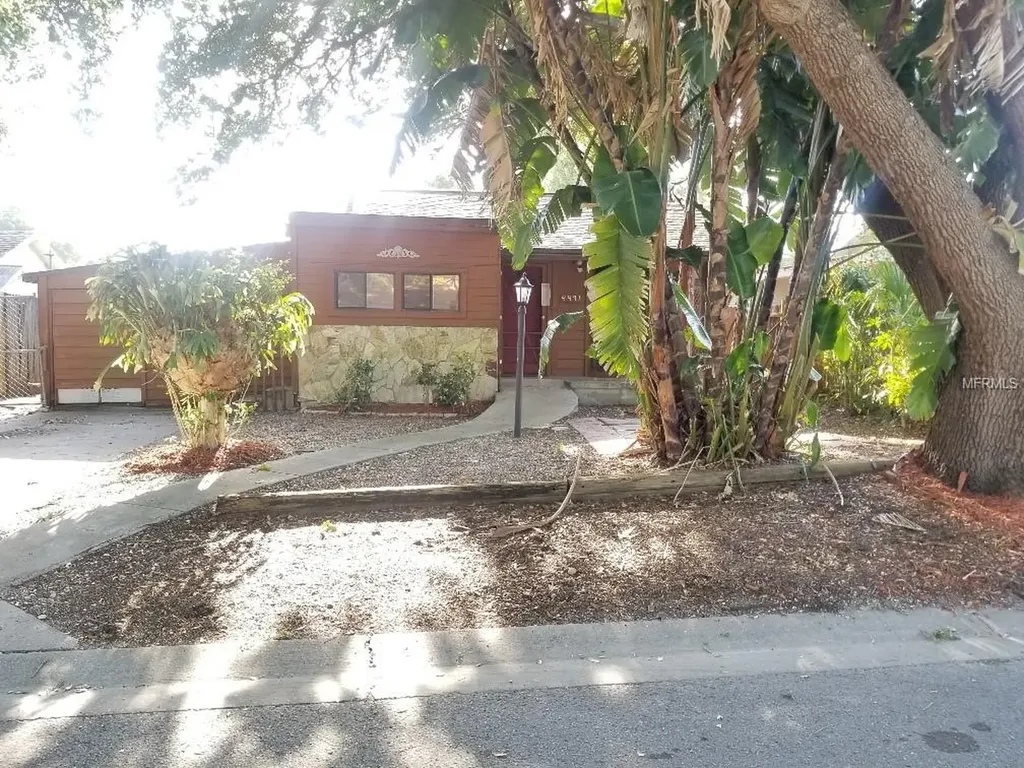 4491 Newark Street N St Petersburg FL 33714