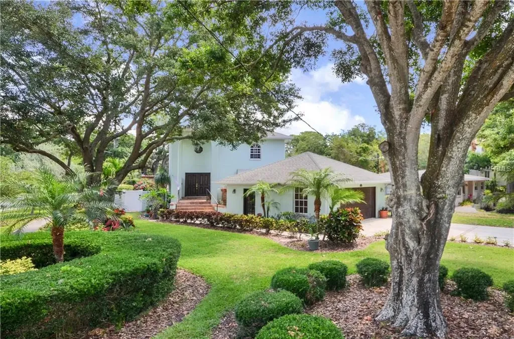 4705 W Lamb Avenue Tampa FL 33629