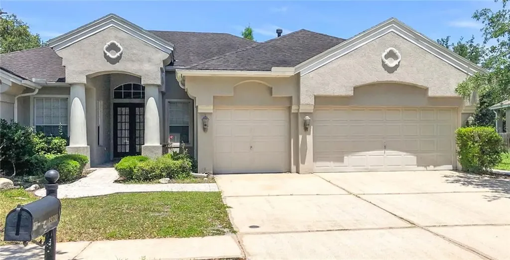 19310 Autumn Woods Avenue Tampa FL 33647