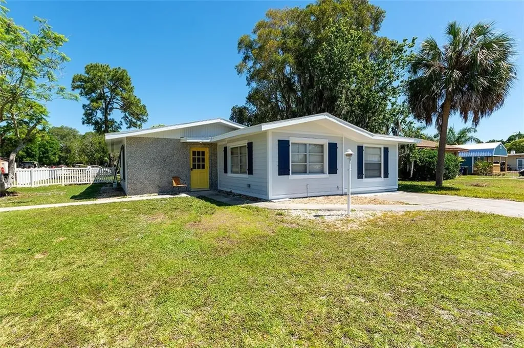 3512 15th Avenue W Bradenton FL 34205
