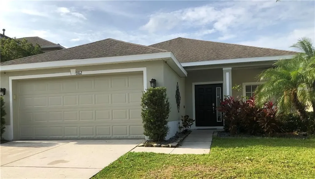 9312 Leatherwood Avenue Tampa FL 33647