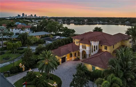 1918 Brightwaters Boulevard NE St Petersburg FL 33704