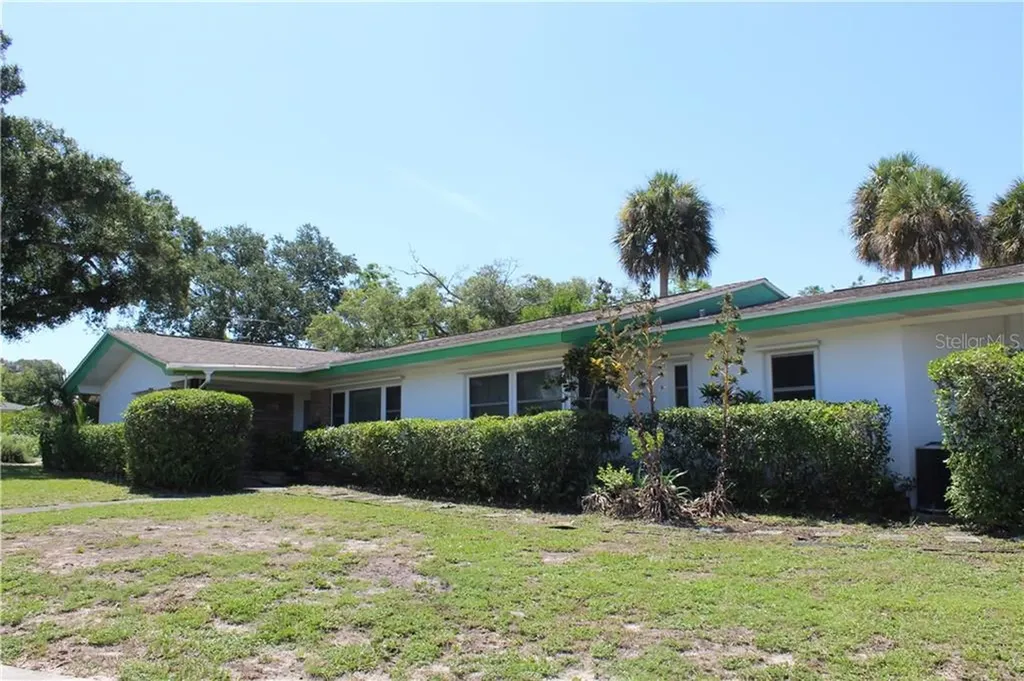 1461 Jacaranda Circle N Clearwater FL 33755