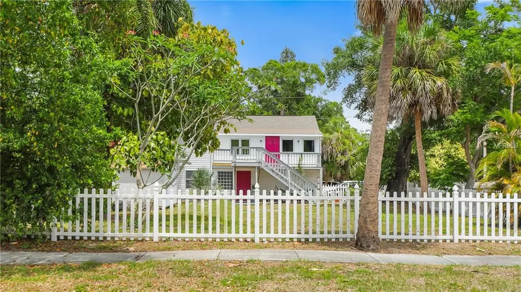 3505 Iris Street N St Petersburg FL 33704