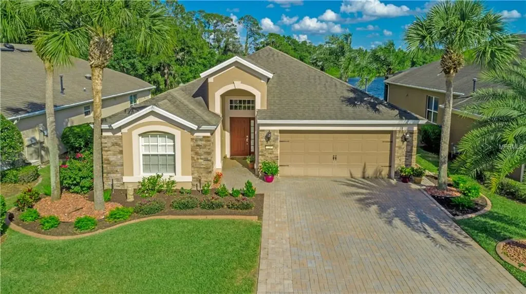 220 Del Sol Avenue Davenport FL 33837
