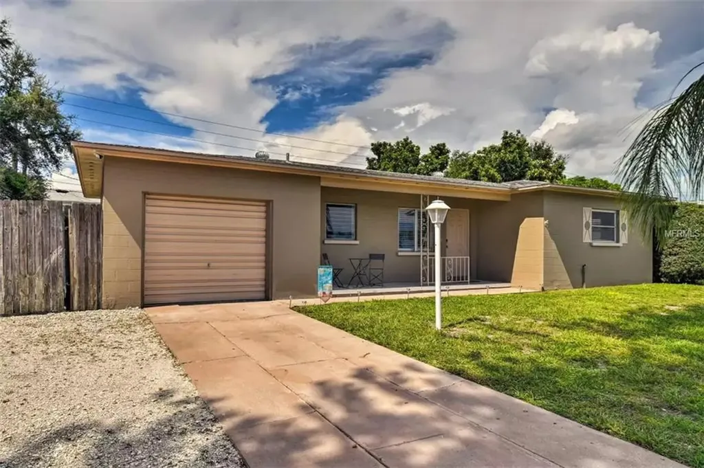 908 Orlando Avenue Bradenton FL 34207