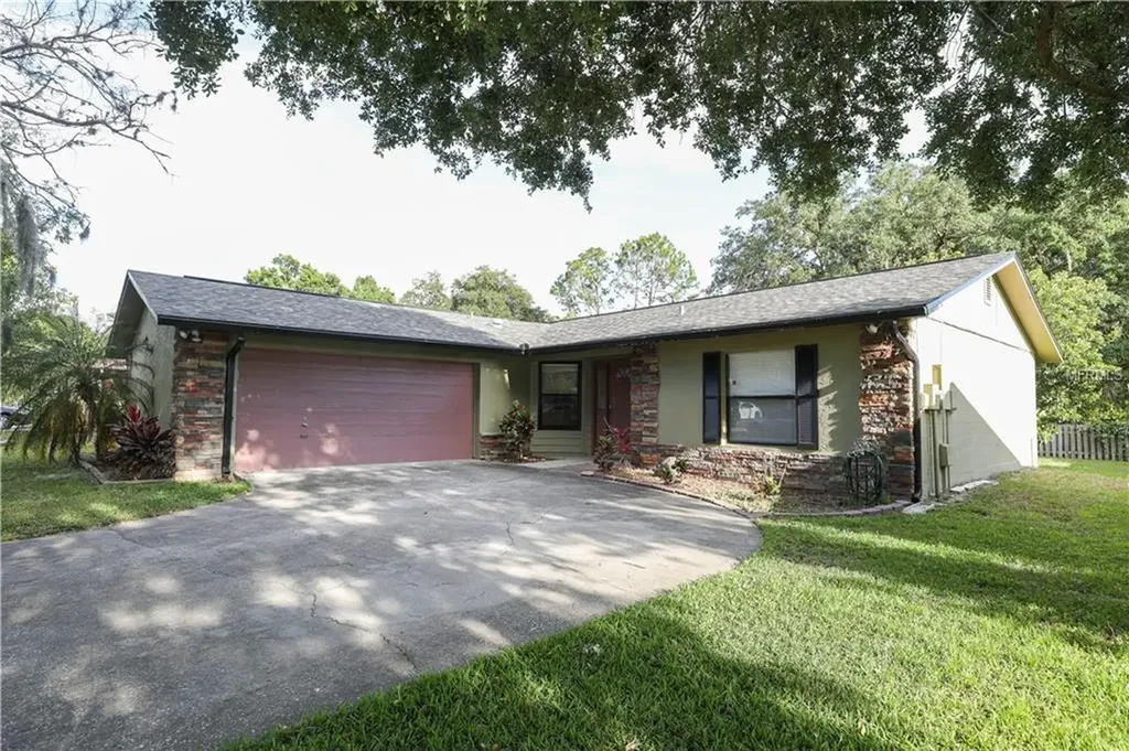 2315 Gnarled Oak Avenue Lutz FL 33549