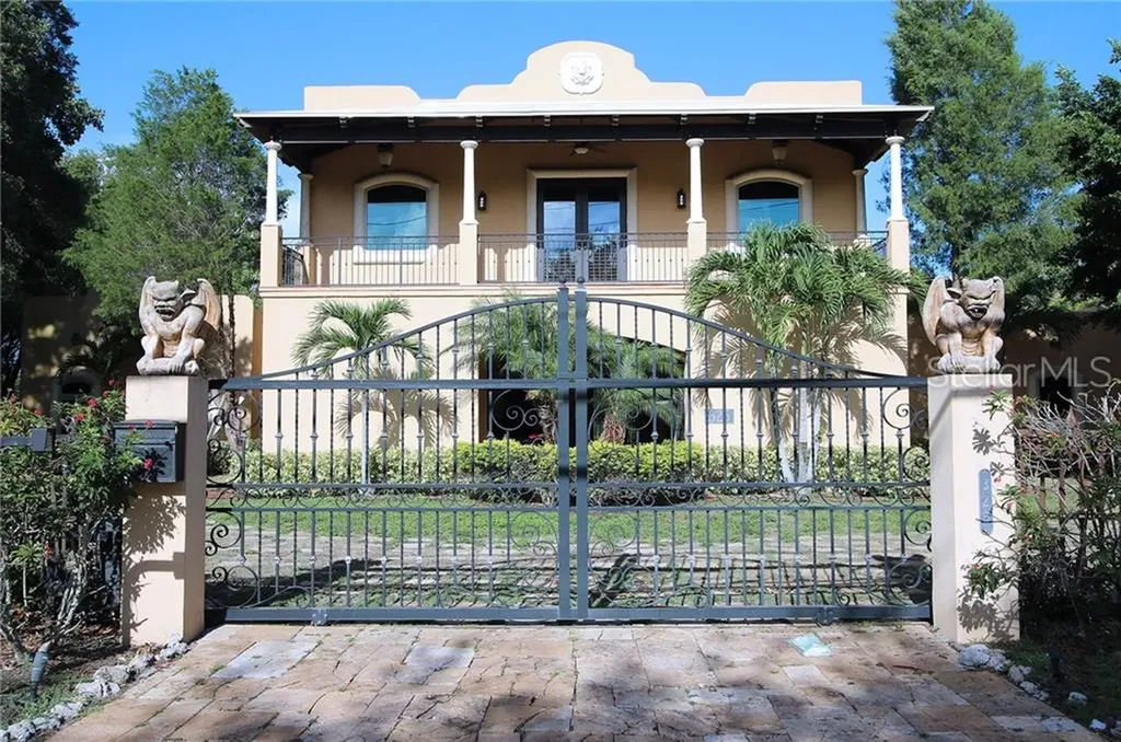 325 71st Street S St Petersburg FL 33707