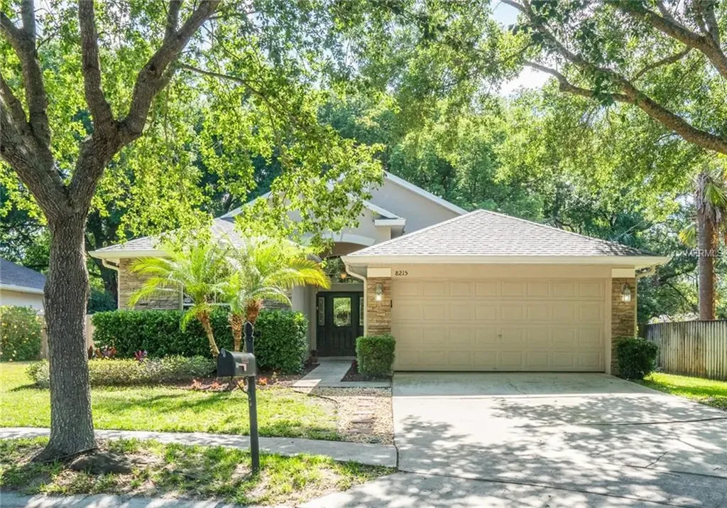 8215 Baywood Vista Drive Orlando FL 32810