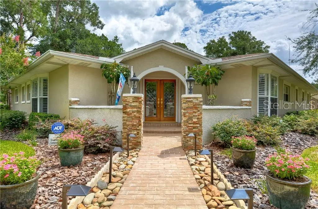 7923 Flowerfield Drive Tampa FL 33615