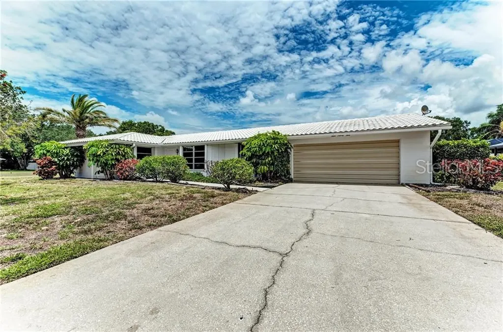 995 N Gondola Drive Venice FL 34293
