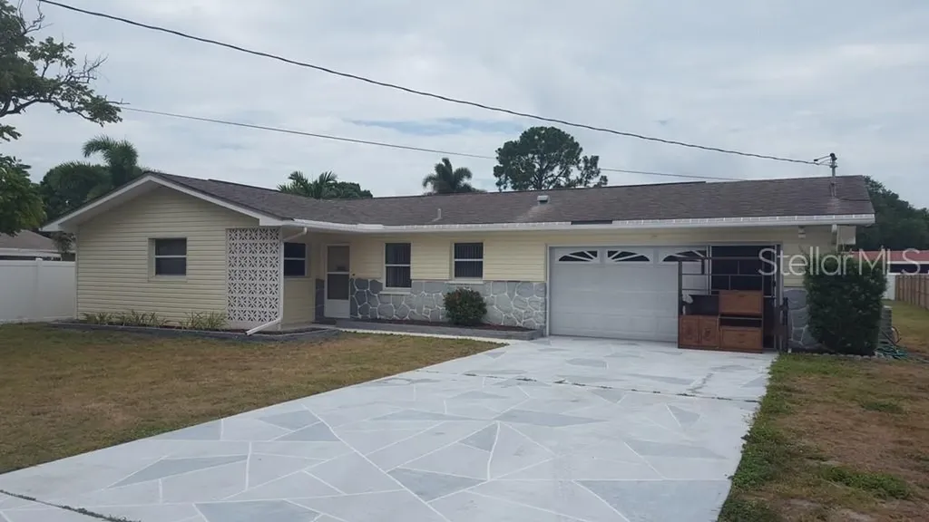 8950 131st Street Seminole FL 33776