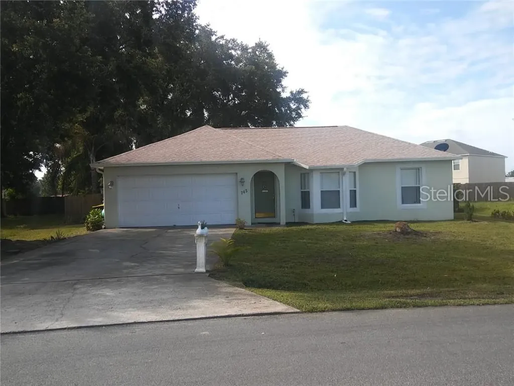 745 Pelican Court Kissimmee FL 34759