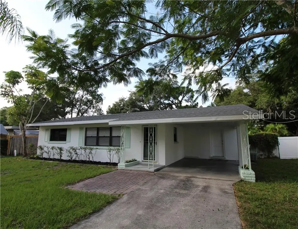 2260 Bougainvillea Street Sarasota FL 34239