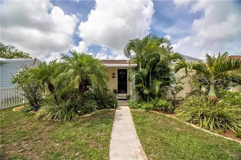 3743 Dartmouth Avenue N St Petersburg FL 33713