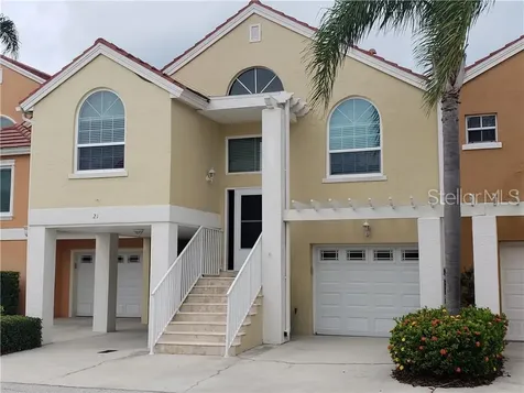 21 Jefferson Court S St Petersburg FL 33711