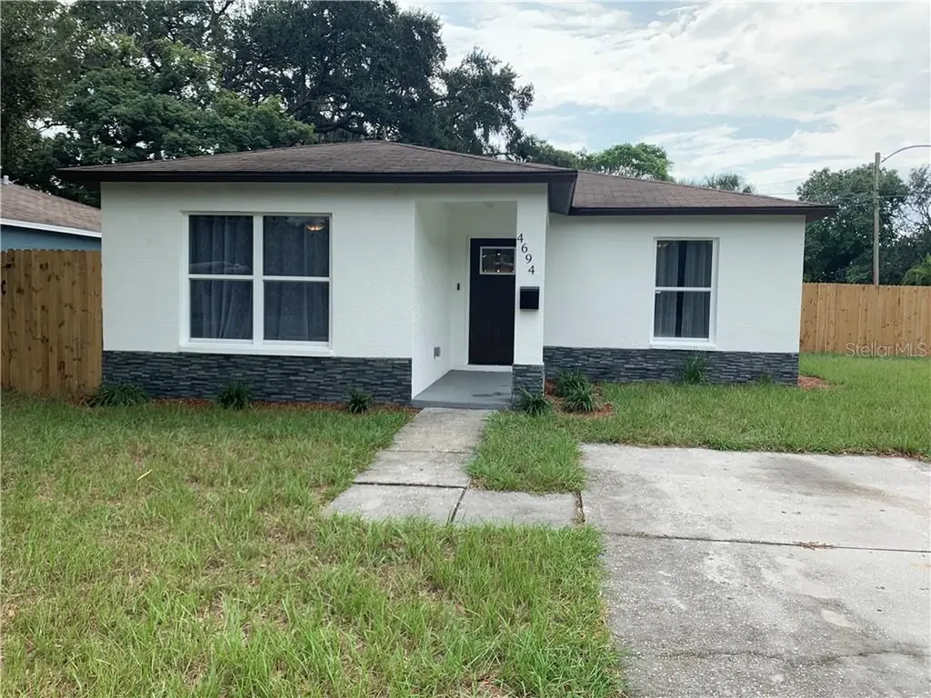 4694 25th Avenue S St Petersburg FL 33711
