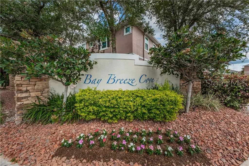 5115 5th Way N St Petersburg FL 33703