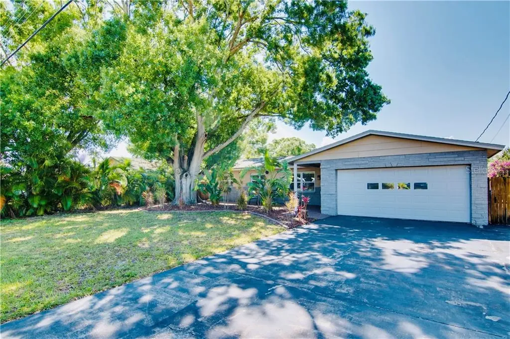 5905 Tampa Shores Boulevard Tampa FL 33615