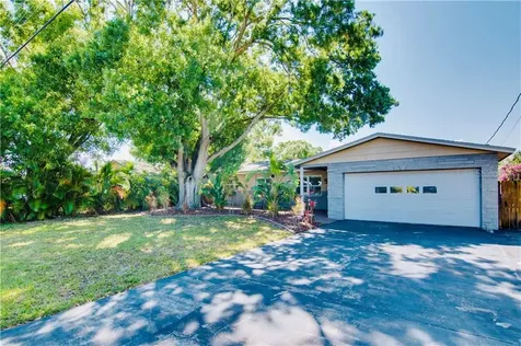 5905 Tampa Shores Boulevard Tampa FL 33615