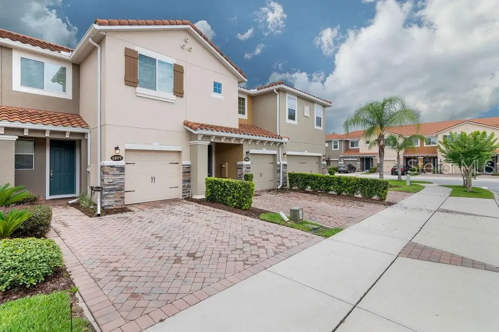 1977 Saffron Court Oviedo FL 32765