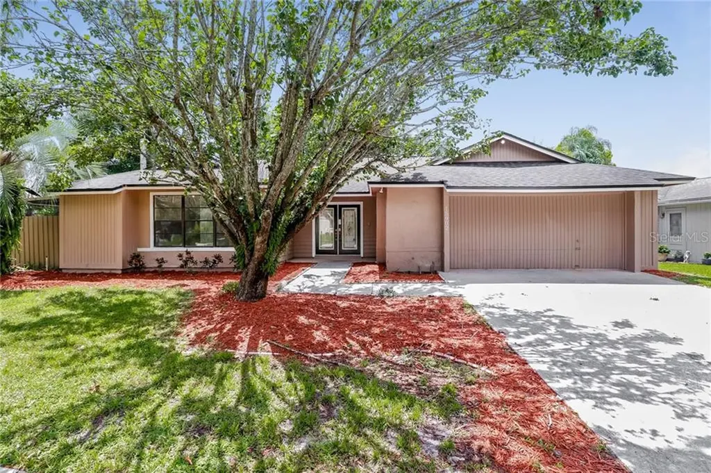 15902 Woodpost Place Tampa FL 33624