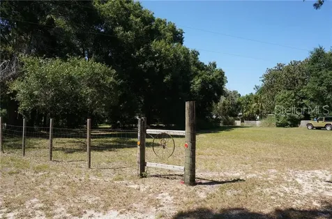 17301 Simmons Road Lutz FL 33548